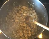 A picture of step 1 of Whole Green Beans Makloubeh #3 with Chicken مقلوبه فول مع دجاج.