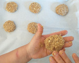 Foto del paso 1 de la receta: Galletas de plátano, avena y miel sin huevos y harina !!