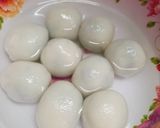 Hình bước làm 4 của món Chè trôi nước nhân mè đen