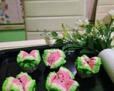 Foto langkah ke 7 dari resep Bolu kukus semangka.