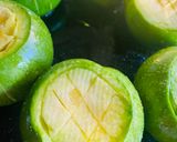Foto del paso 1 de la receta: ZAPALLITOS RELLENOS VEGETARIANOS 🧅🌽 #800❤️👏 🥒🥚🧀