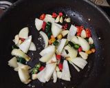 Foto langkah ke 1 dari resep Nasi Goreng Bawang Bombay.
