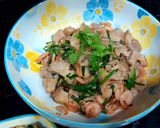 Hình bước làm 2 của món Bữa cơm nhiều món với lá hẹ
