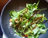 Foto langkah ke 4 dari resep Tumis kangkung Saus tiram.