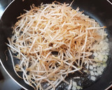 Foto del paso 2 de la receta: Omelette estilo chino (huevos fu yung) con camarones