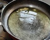 A picture of step 4 of Cauliflower n green peas kolhapuri masala gravy.