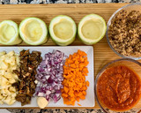 Foto del paso 1 de la receta: Calabacines rellenos de quinoa y verduritas