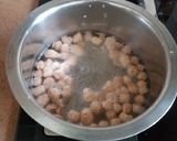 A picture of step 1 of Soya Makhana curry.