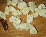Foto del paso 1 de la receta: Bacalao confitado con salsa de espinacas