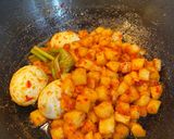 Foto langkah ke 3 dari resep Kentang Balado.