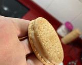 Foto del paso 5 de la receta: Galletas rellenas de crema pastelera (Matasuegras)