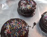 A picture of step 5 of Choco pie - festive treat.