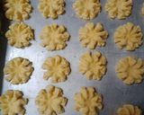 Foto langkah ke 4 dari resep Kuih raya kak Ros/kuih Dahlia/kuih semperit.