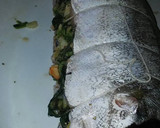 Foto del paso 5 de la receta: Merluza rellena de espinacas, gambas y piñones