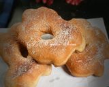 A picture of step 10 of Amoebic shape doughnut.