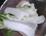 A picture of step 3 of Leek Chicken Soup.