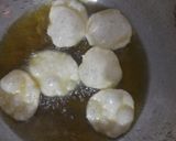 A picture of step 2 of Pani Puri.
