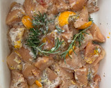 Foto del paso 1 de la receta: Brochetas de pollo con salsa de frutos rojos