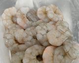 Foto langkah ke 1 dari resep Sayur Labu Siam Udang Santan.