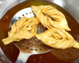 A picture of step 4 of Shahi shakkar para recipe.