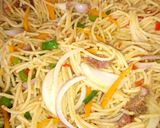 A picture of step 7 of Stir fry spaghetti.
