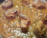 Foto del paso 4 de la receta: Estofado de costilla de ternera con champiñones