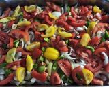 Gyors és egyszerű lecsós csirkecomb recept fázis 2 fotója