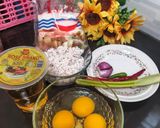 Foto langkah ke 1 dari resep Telur Dadar Kelapa.