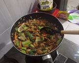 Foto langkah ke 3 dari resep Kwetiaw Baso Spesial.