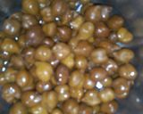 A picture of step 1 of Black Chana Parantha.