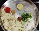 A picture of step 1 of आलू पनीर पराठा.