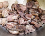 Foto del paso 1 de la receta: Estofado de Sepionets (Choquitos o Sepias pequeñas)