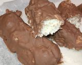 A picture of step 2 of Bounty bars, omg😋😋😋.
