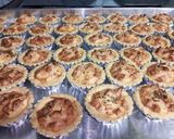 Foto langkah ke 5 dari resep Pie asin isi sosis.