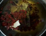 Foto langkah ke 2 dari resep Sup Ayam Herbal.