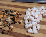 Foto del paso 3 de la receta: Empanada de hojaldre de mejillones y langostinos