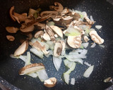 Foto del paso 3 de la receta: Berenjenas rellenas con quinoa y pavo para dieta