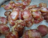 Hình bước làm 1 của món Xôi chả lụa lạp xưởng