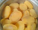 Foto langkah ke 1 dari resep Perkedel Kentang.
