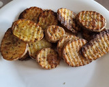 Foto del paso 4 de la receta: Patatas onduladas al horno- toque italiano