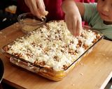 Foto langkah ke 11 dari resep Classic Lasagna Devina Hermawan.