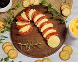 Foto del paso 4 de la receta: 🍻Picada festiva🍻 "Candy cane" de cantimpalo y queso 🍻