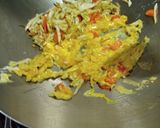 Foto langkah ke 4 dari resep Mie Goreng Bumbu Sambal Hitam Madura.