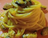 Foto del passaggio 3 della ricetta Spaghetti con crema di cannellini allo zafferano e cozze