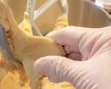 Foto del paso 5 de la receta: Cookies corazón de manzana (“Apple heart cookies”)