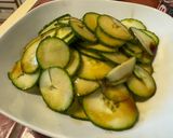 Une image de l'étape 3 de Salade de concombre à l’asiatique.