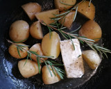 Foto del paso 1 de la receta: Filete al perejil con papas rústicas