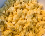 Túrós-hagymás galuska recept fázis 4 fotója