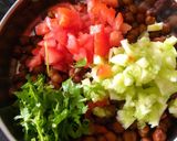 A picture of step 2 of Kale chane ki salad.