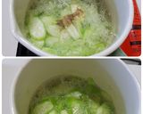 รูปขั้นตอนการทำที่ 3 ของ แกงจืดบวบใส่ไข่